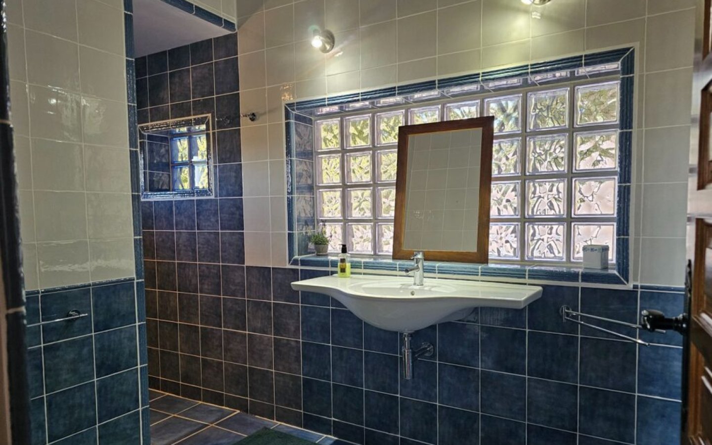 20250901_182649-1024x768