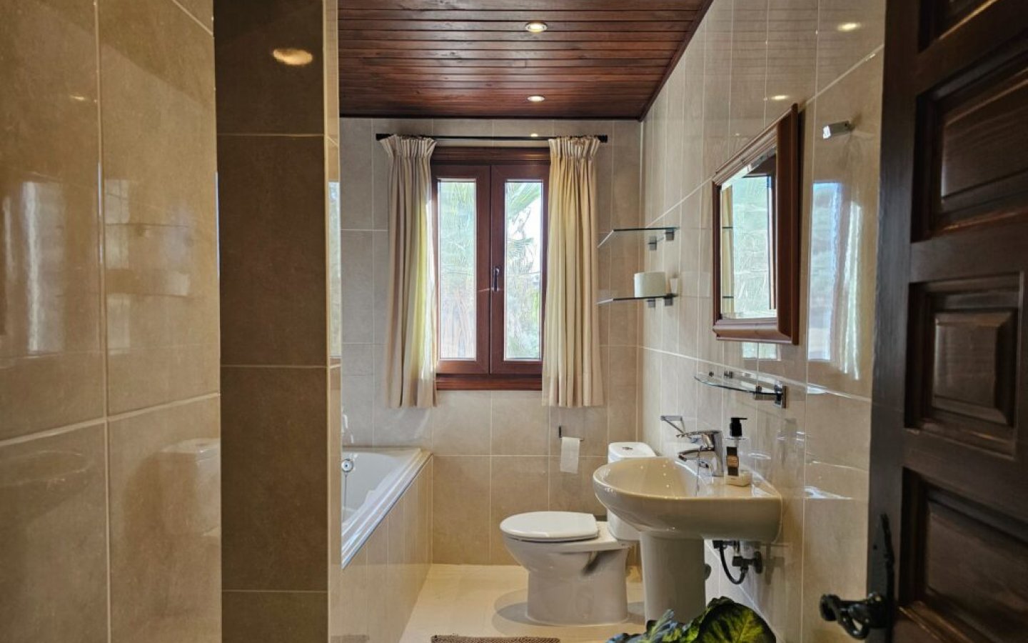 20250901_183457-1024x768