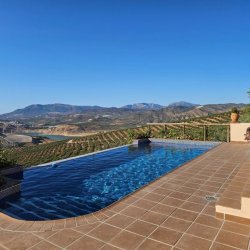 20250901_182051-1024x768