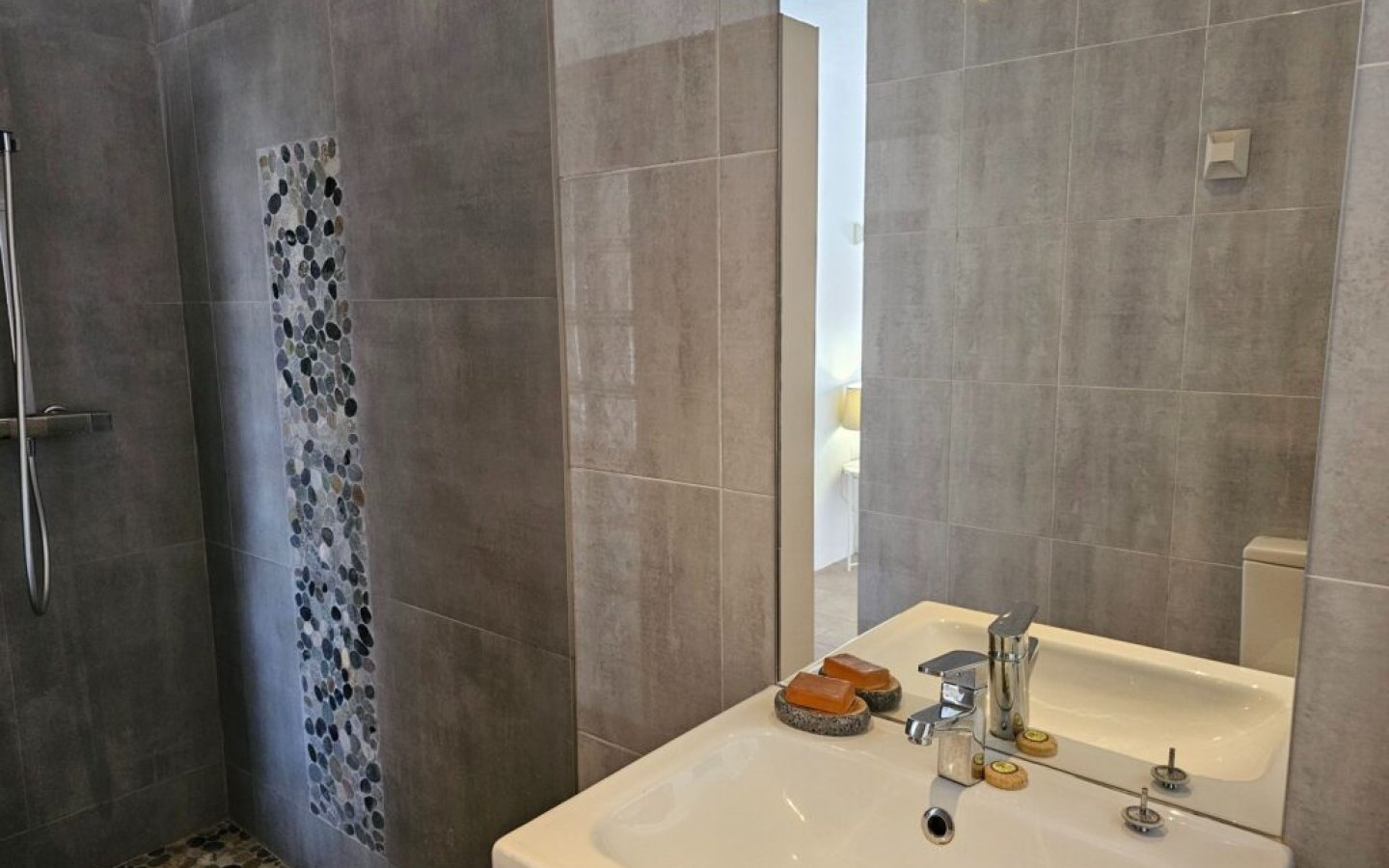 20250822_123320-1024x768